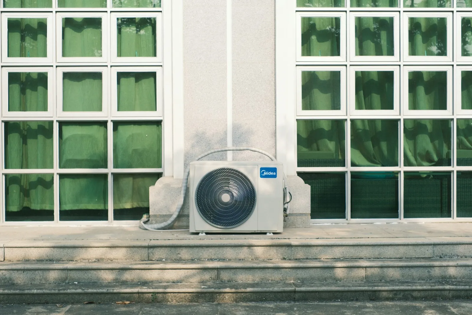 Warmtepomp zelf installeren: mag dat in 2026?